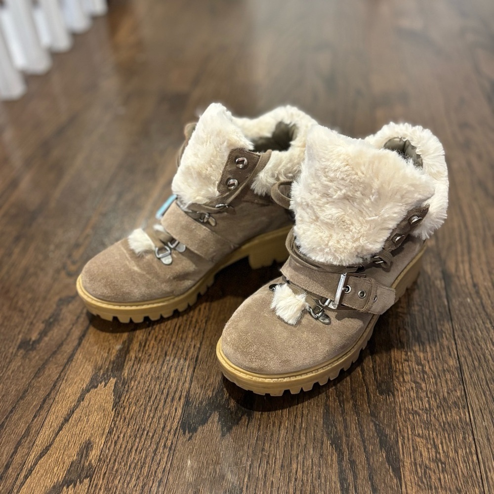 Kendall and Kylie furry beige booties size 8 - Picture 6 of 10